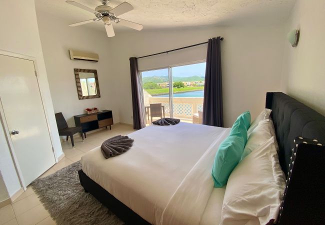 Jolly Harbour - Villa