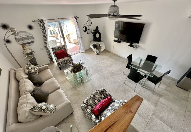 Terraced House in Jolly Harbour - Villa Dionisi Terraced House in Jolly Harbour - Villa Dionisi