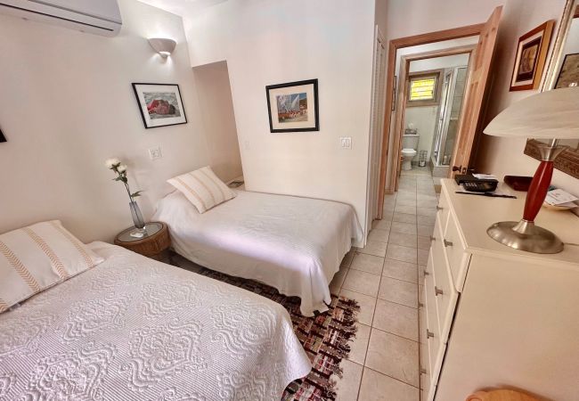 Villa in Jolly Harbour - Casa Del Arco Villa in Jolly Harbour - Casa Del Arco