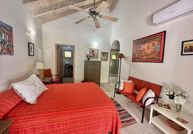 Villa in Jolly Harbour - Casa Del Arco Villa in Jolly Harbour - Casa Del Arco