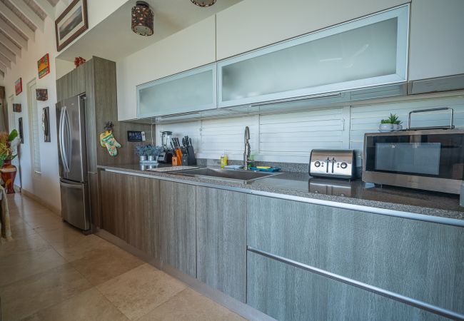 Villa in Jolly Harbour - Spectacular Hillside Retreat Villa in Jolly Harbour - Spectacular Hillside Retreat