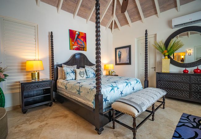 Villa in Jolly Harbour - Spectacular Hillside Retreat Villa in Jolly Harbour - Spectacular Hillside Retreat