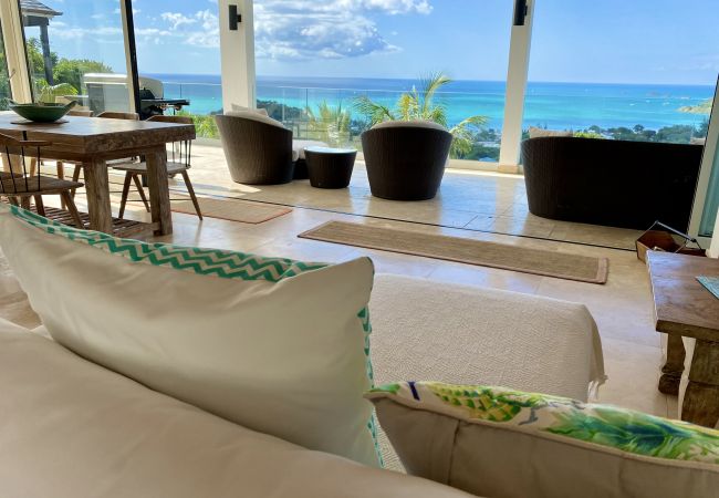 Villa in Jolly Harbour - Exceptional Hillside Haven Villa in Jolly Harbour - Exceptional Hillside Haven