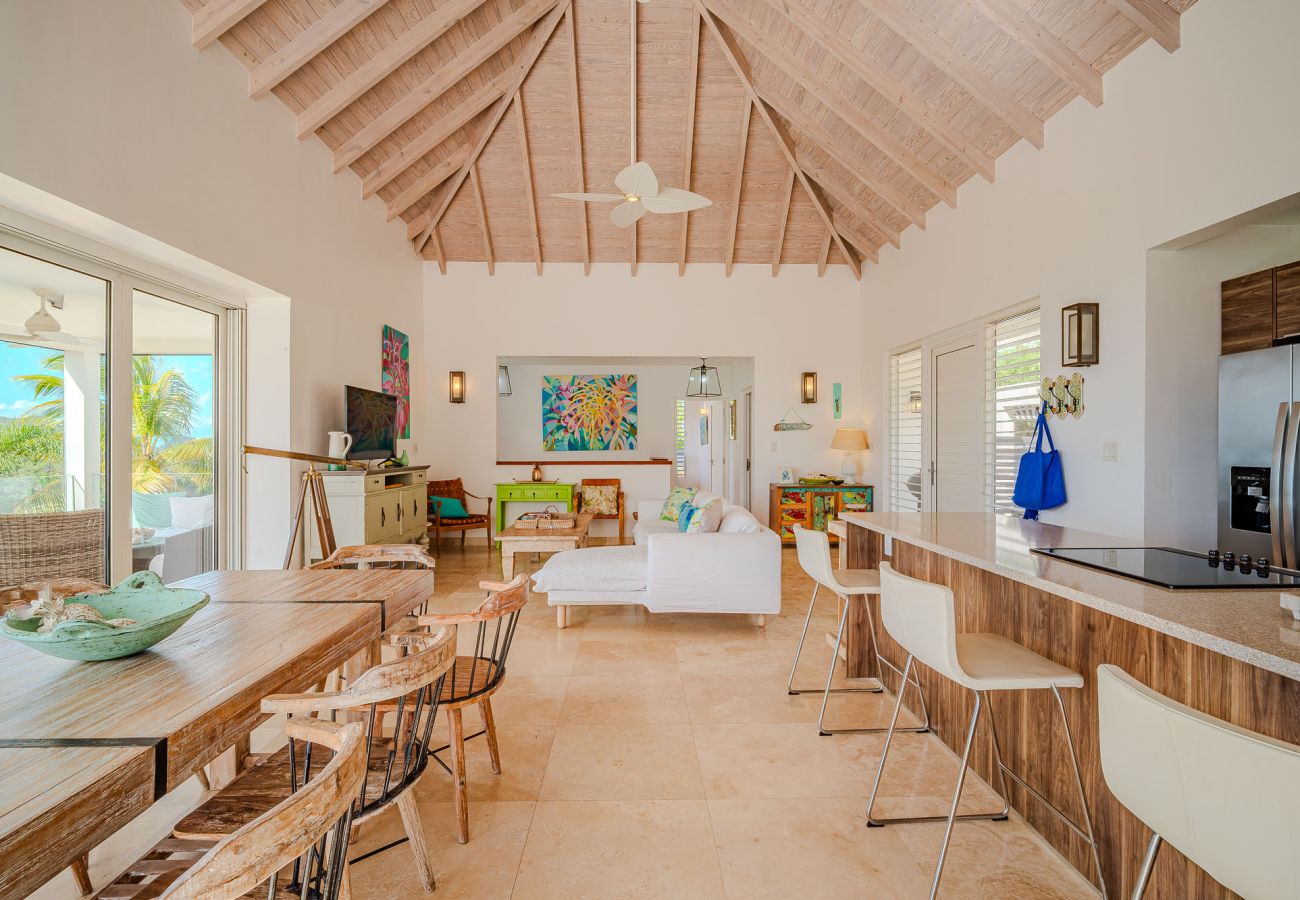 Villa in Jolly Harbour - Exceptional Hillside Haven