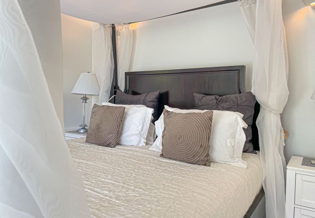 Villa in Jolly Harbour - Stylish Spacious Luxury  Villa in Jolly Harbour - Stylish Spacious Luxury