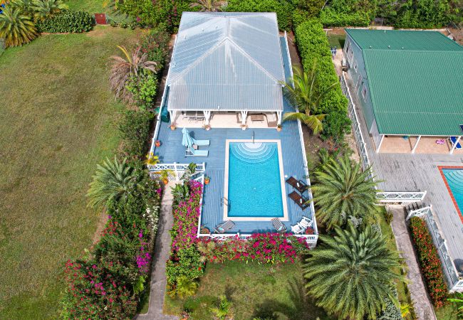 Villa in Jolly Harbour - Stylish Spacious Luxury  Villa in Jolly Harbour - Stylish Spacious Luxury