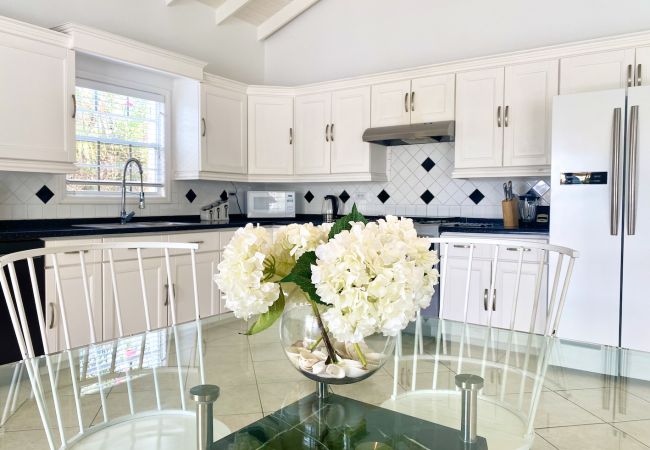 Villa in Jolly Harbour - Stylish Spacious Luxury  Villa in Jolly Harbour - Stylish Spacious Luxury