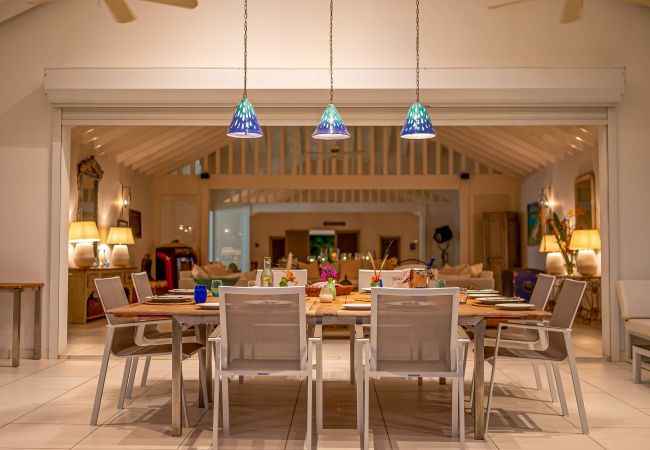 Villa in Jolly Harbour - VIP Palm Point Beach House Villa in Jolly Harbour - VIP Palm Point Beach House