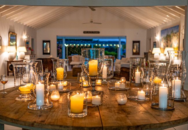 Villa in Jolly Harbour - VIP Palm Point Beach House Villa in Jolly Harbour - VIP Palm Point Beach House