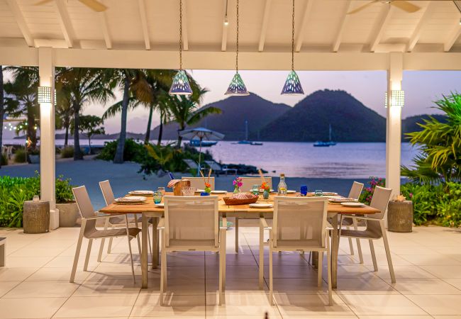 Villa in Jolly Harbour - VIP Palm Point Beach House Villa in Jolly Harbour - VIP Palm Point Beach House