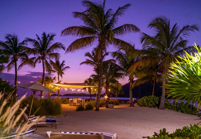 Villa in Jolly Harbour - VIP Palm Point Beach House Villa in Jolly Harbour - VIP Palm Point Beach House