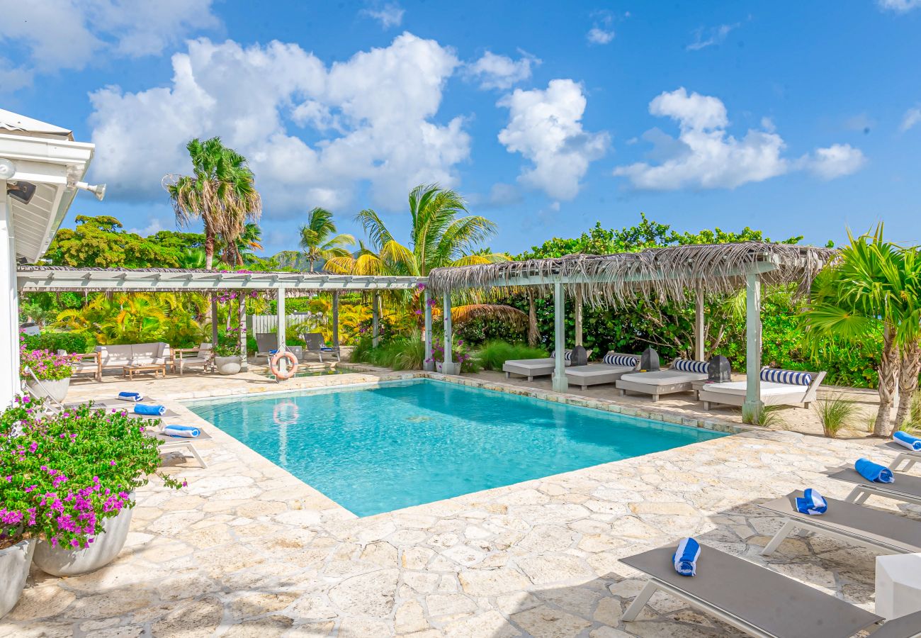 Smart loungers, Private swimming pool, Luxury Jacuzzi at Jolly Harbour Villa rentals, Antigua