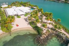 Villa in Jolly Harbour - VIP Palm Point Beach House