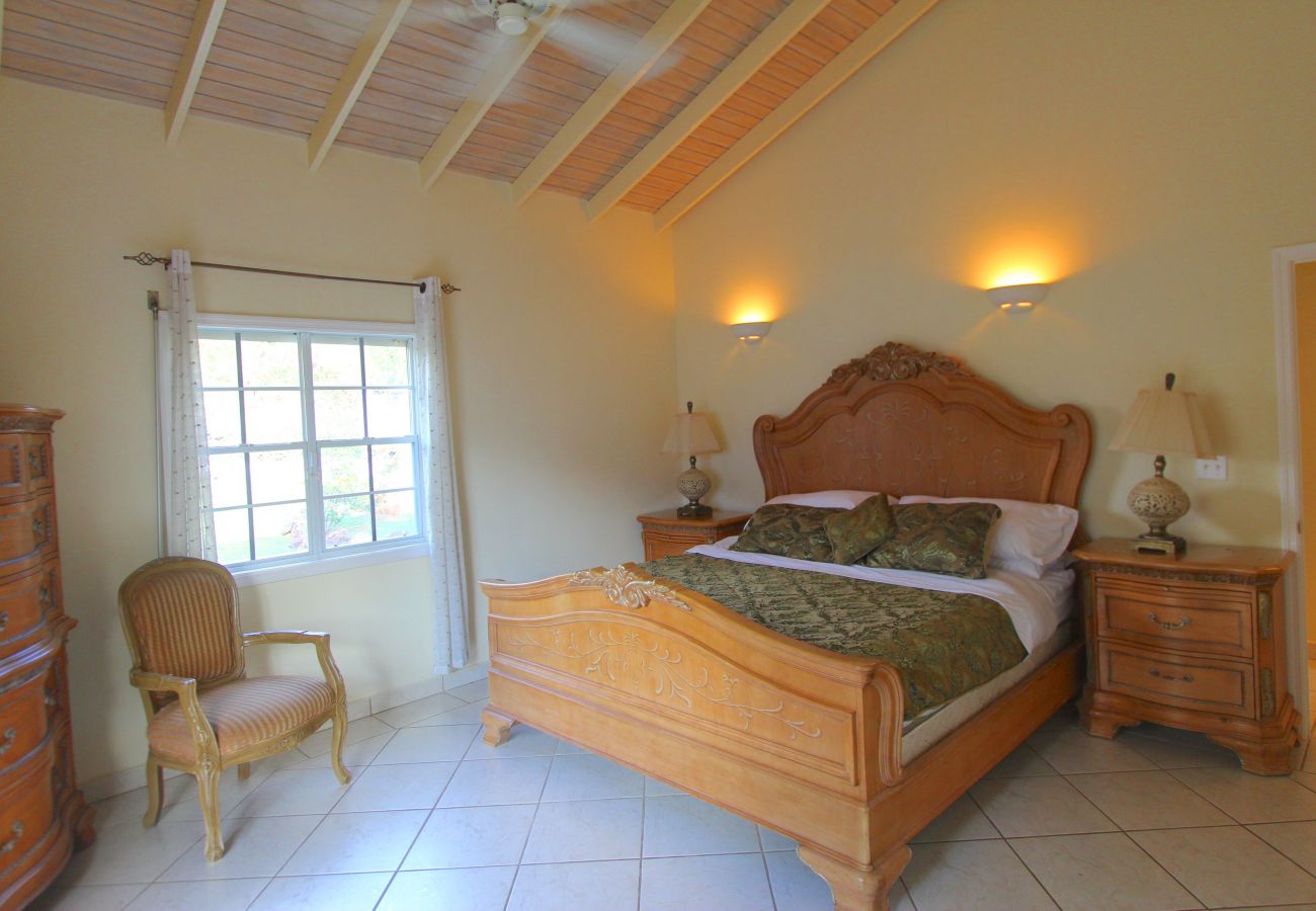 Villa in Jolly Harbour - Private Four Bedroom Tropical Home with Pool 