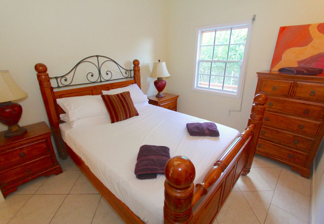 Villa in Jolly Harbour - Private Four Bedroom Tropical Home with Pool 