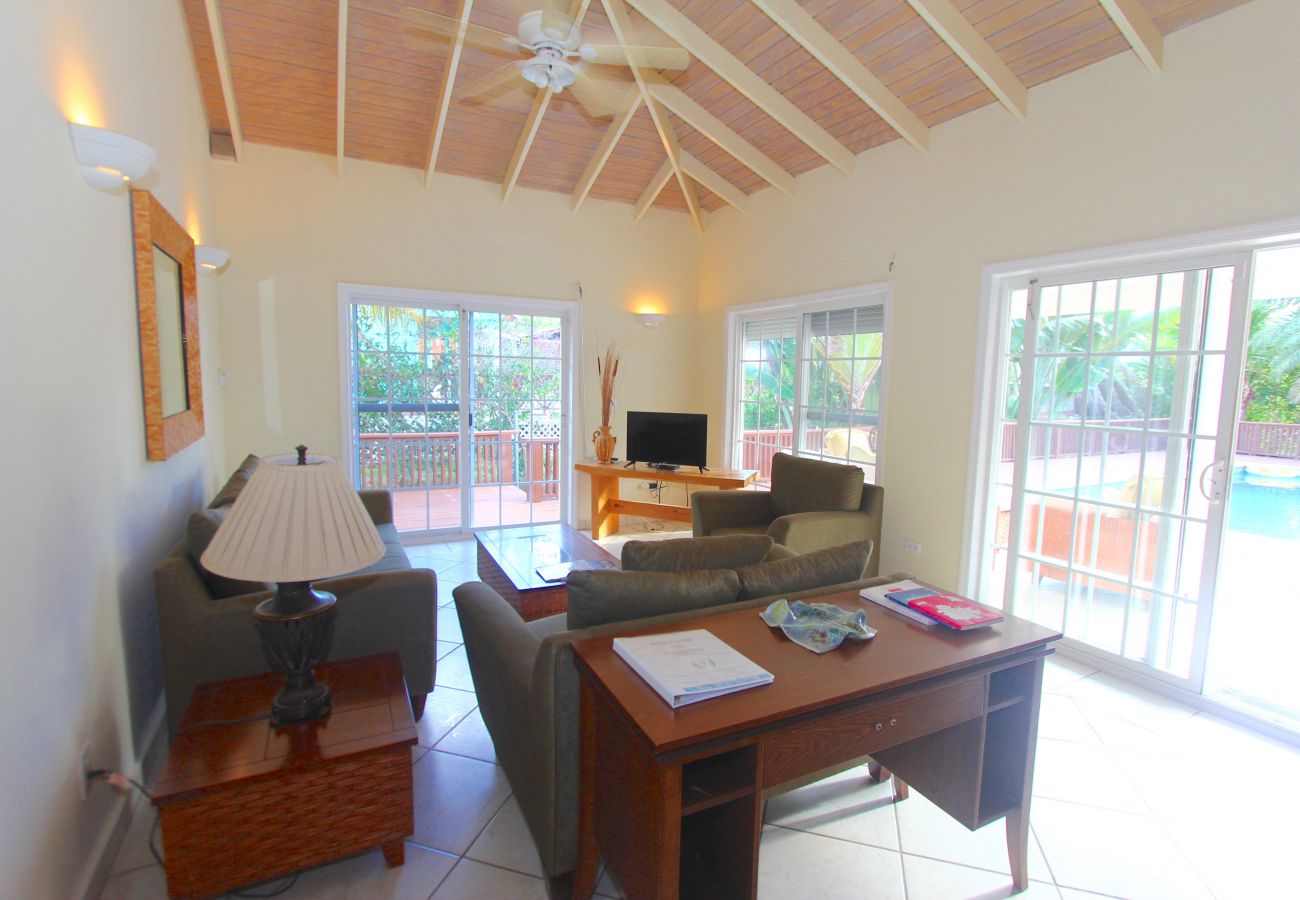 Spacious living area, Air-conditioning throughout, Wifi, cable-tv at Harbour view villa rentals