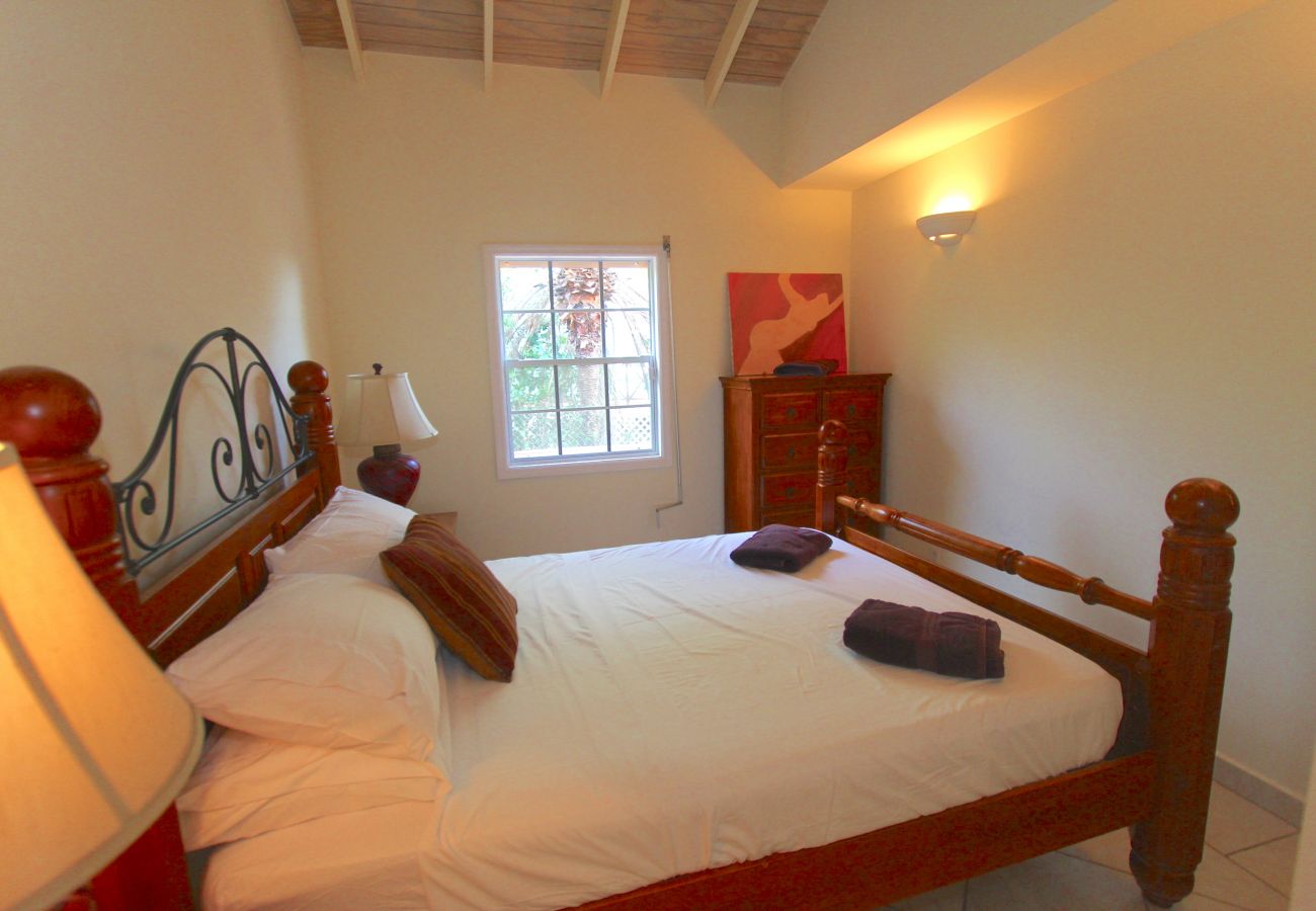 Villa in Jolly Harbour - Private Four Bedroom Tropical Home with Pool 