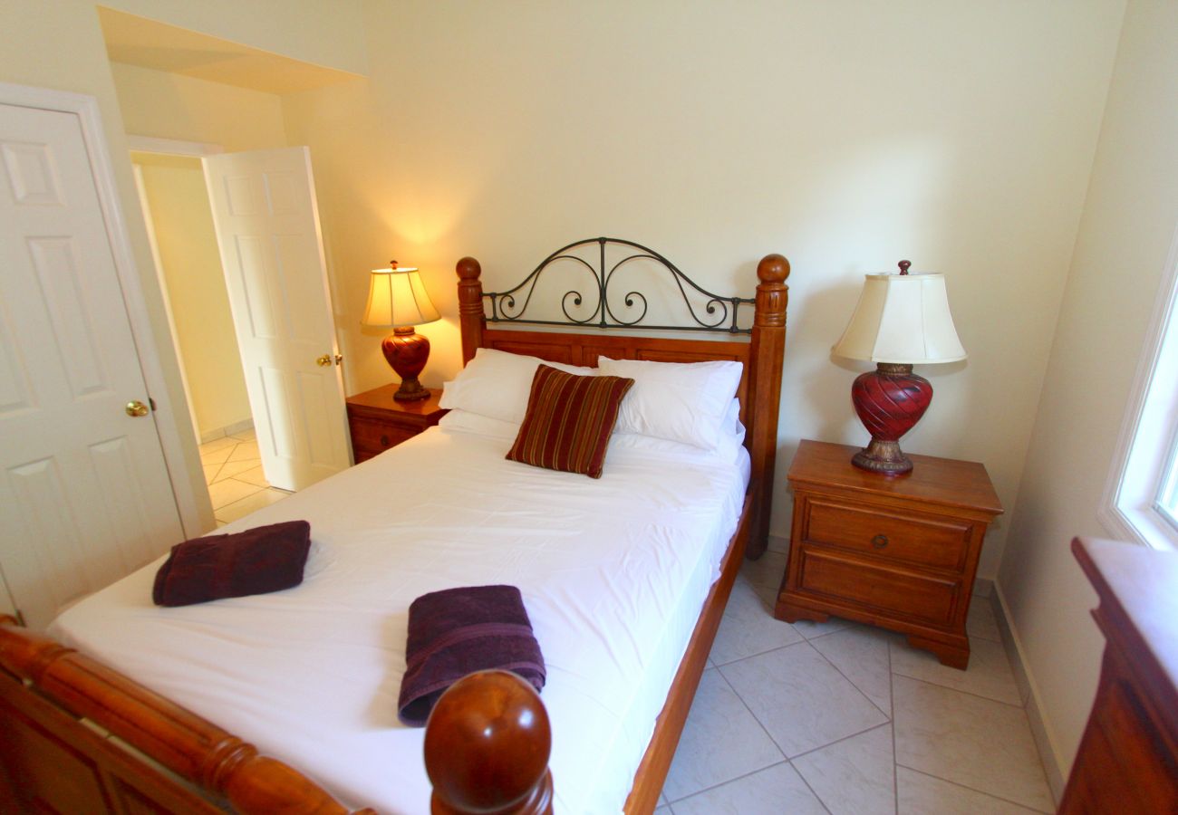 Villa in Jolly Harbour - Private Four Bedroom Tropical Home with Pool 