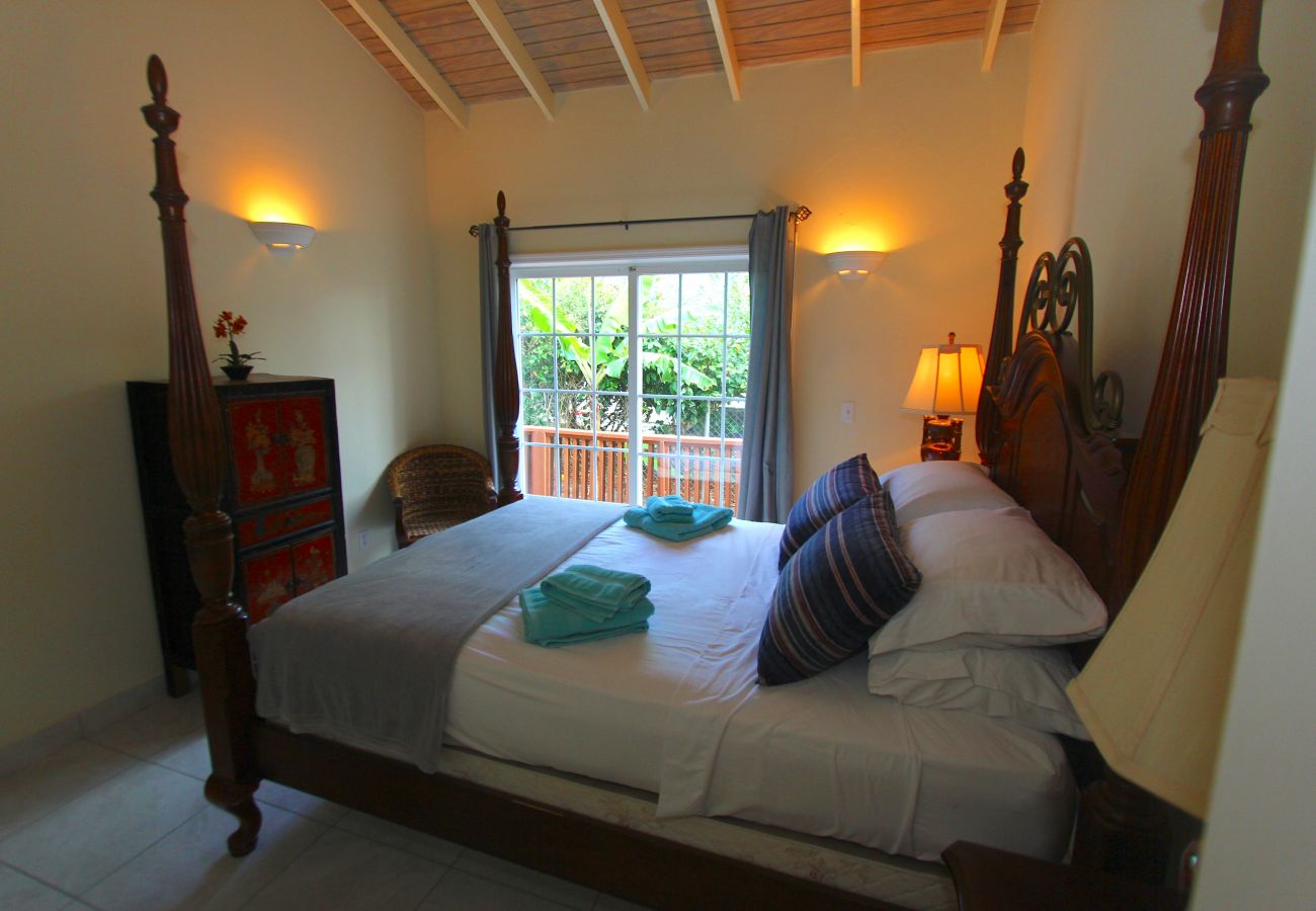 Villa in Jolly Harbour - Private Four Bedroom Tropical Home with Pool 