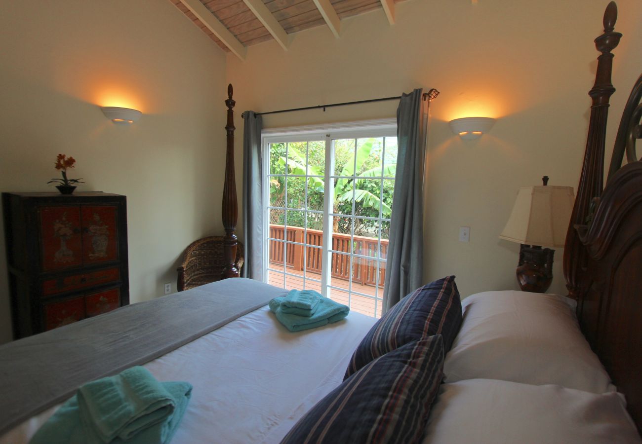 Villa in Jolly Harbour - Private Four Bedroom Tropical Home with Pool 