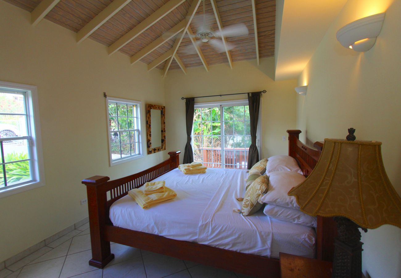 Villa in Jolly Harbour - Private Four Bedroom Tropical Home with Pool 