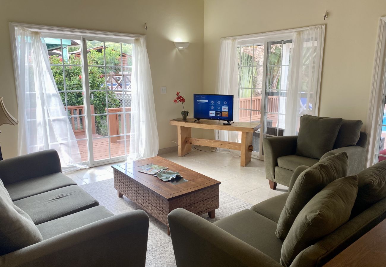 Villa in Jolly Harbour - Tropical Caribbean Oasis