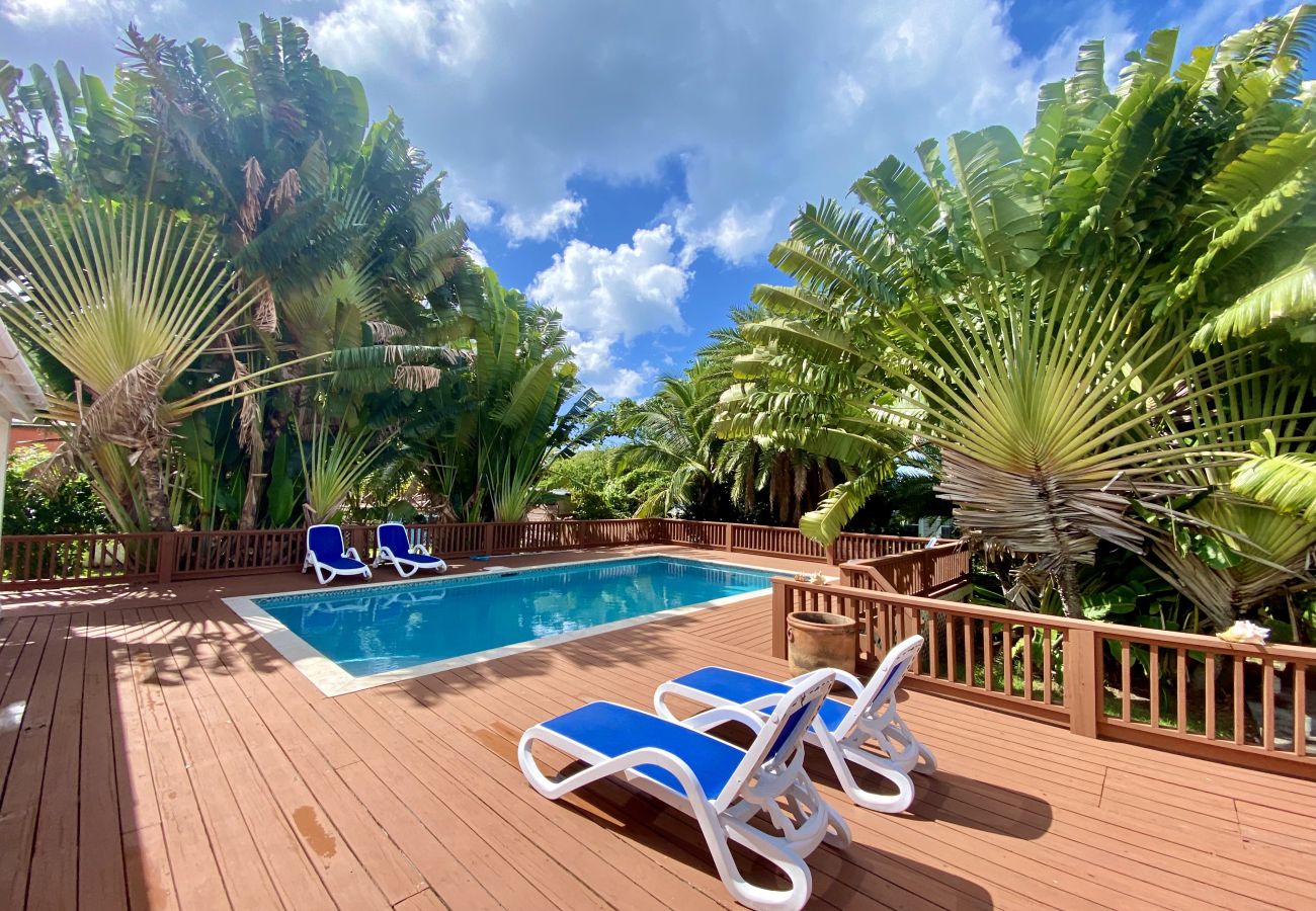 Villa in Jolly Harbour - Tropical Caribbean Oasis