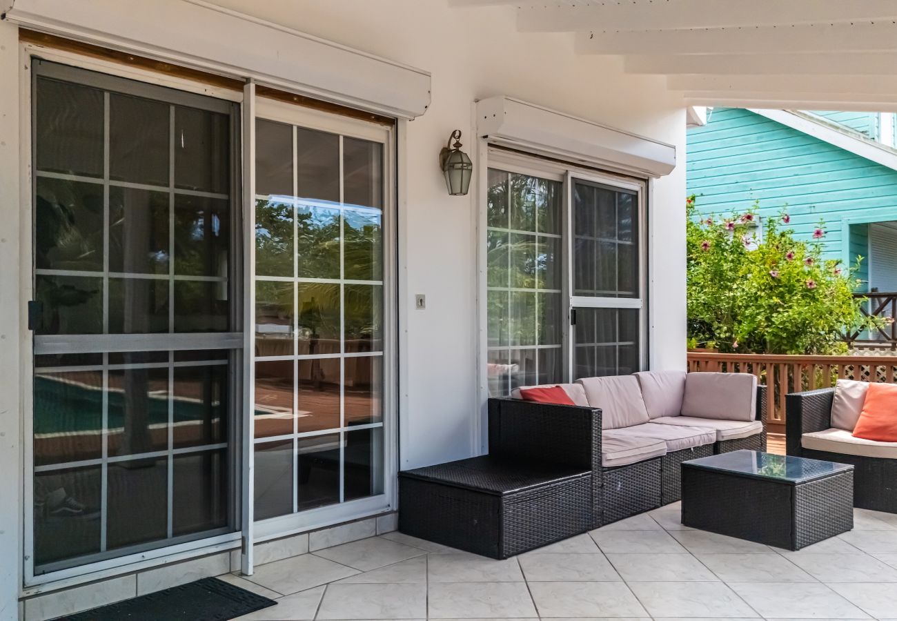 Villa in Jolly Harbour - Tropical Caribbean Oasis