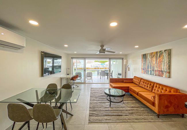 Jolly Harbour - Townhouse