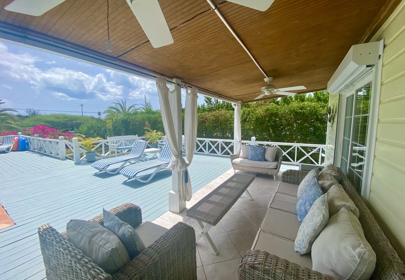 Villa in Jolly Harbour - Four bedrooms with private pool , great for family's 