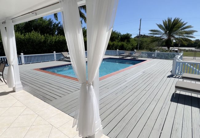 Villa/Dettached house in Jolly Harbour - Delightful Villa With A Large Private Pool