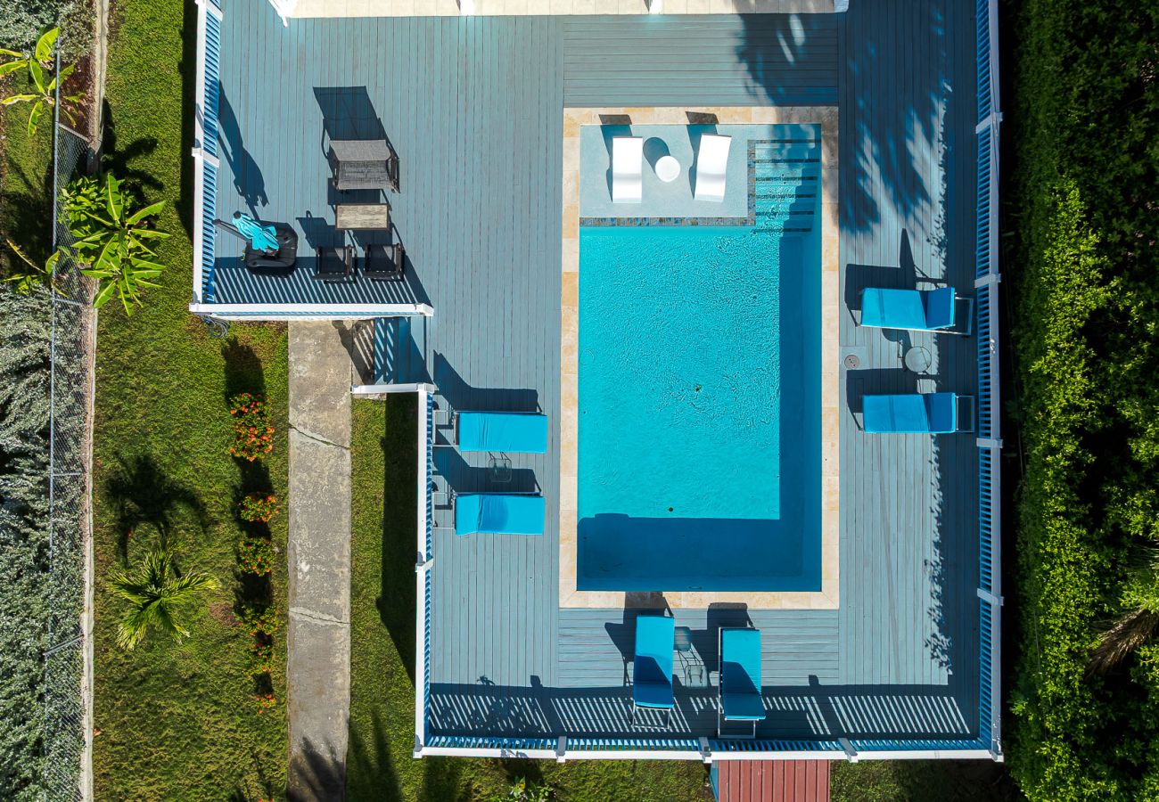 Villa in Jolly Harbour - Serene Poolside Sanctuary Villa in Jolly Harbour - Serene Poolside Sanctuary