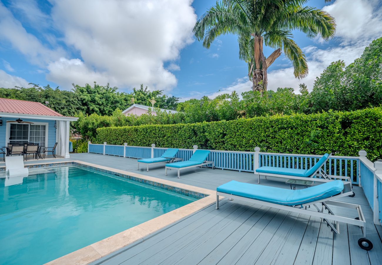 Villa in Jolly Harbour - Serene Poolside Sanctuary