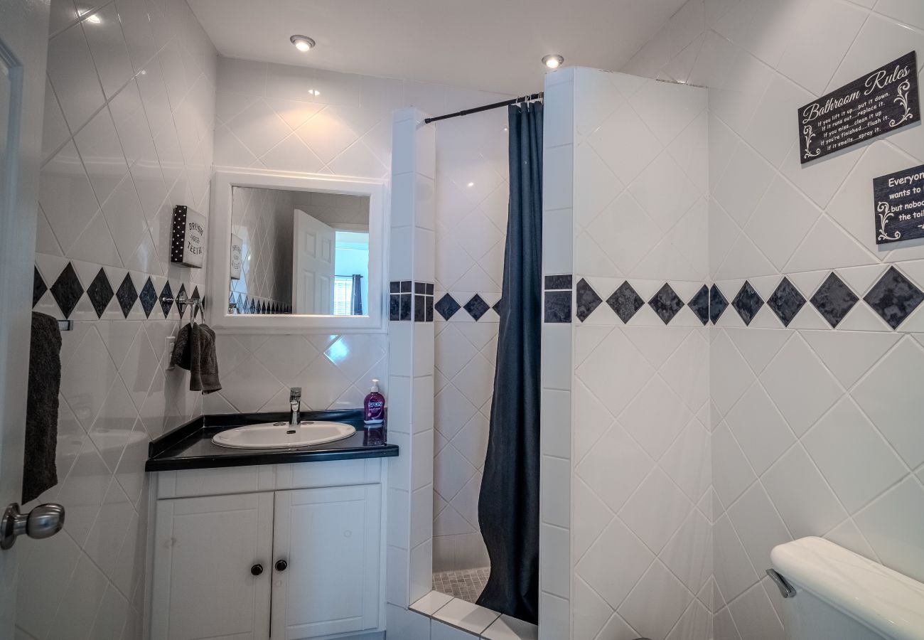 Villa in Jolly Harbour - Serene Poolside Sanctuary