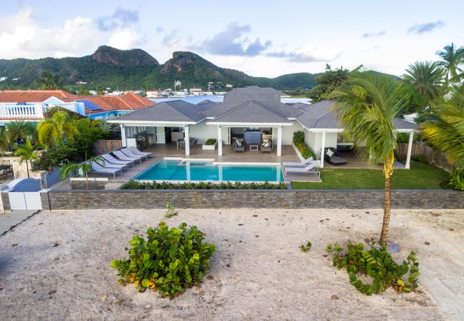 Villa in Jolly Harbour - Beach Front Paradise 