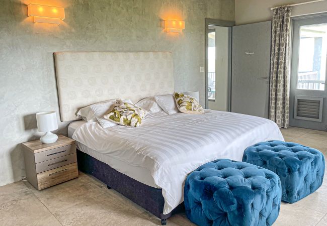 Villa in English Harbour - Beautiful HillTop Retreat Villa in English Harbour - Beautiful HillTop Retreat