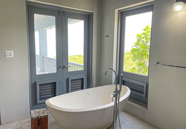 Villa in English Harbour - Beautiful HillTop Retreat Villa in English Harbour - Beautiful HillTop Retreat