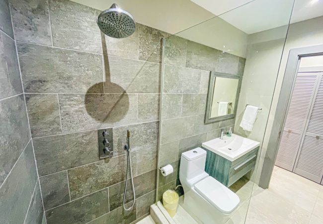 Villa in English Harbour - Beautiful HillTop Retreat Villa in English Harbour - Beautiful HillTop Retreat