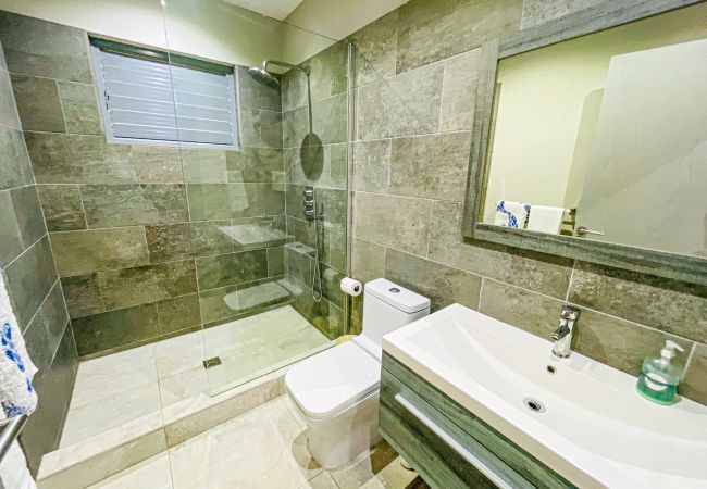 Villa in English Harbour - Beautiful HillTop Retreat Villa in English Harbour - Beautiful HillTop Retreat