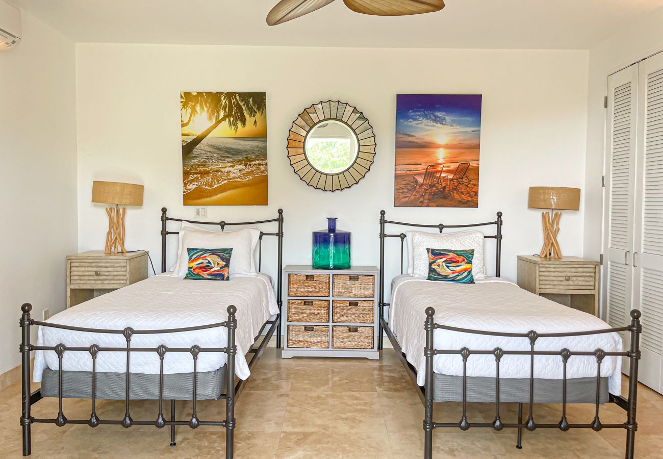 Villa in Jolly Harbour - Villa Windies Sugar Ridge 