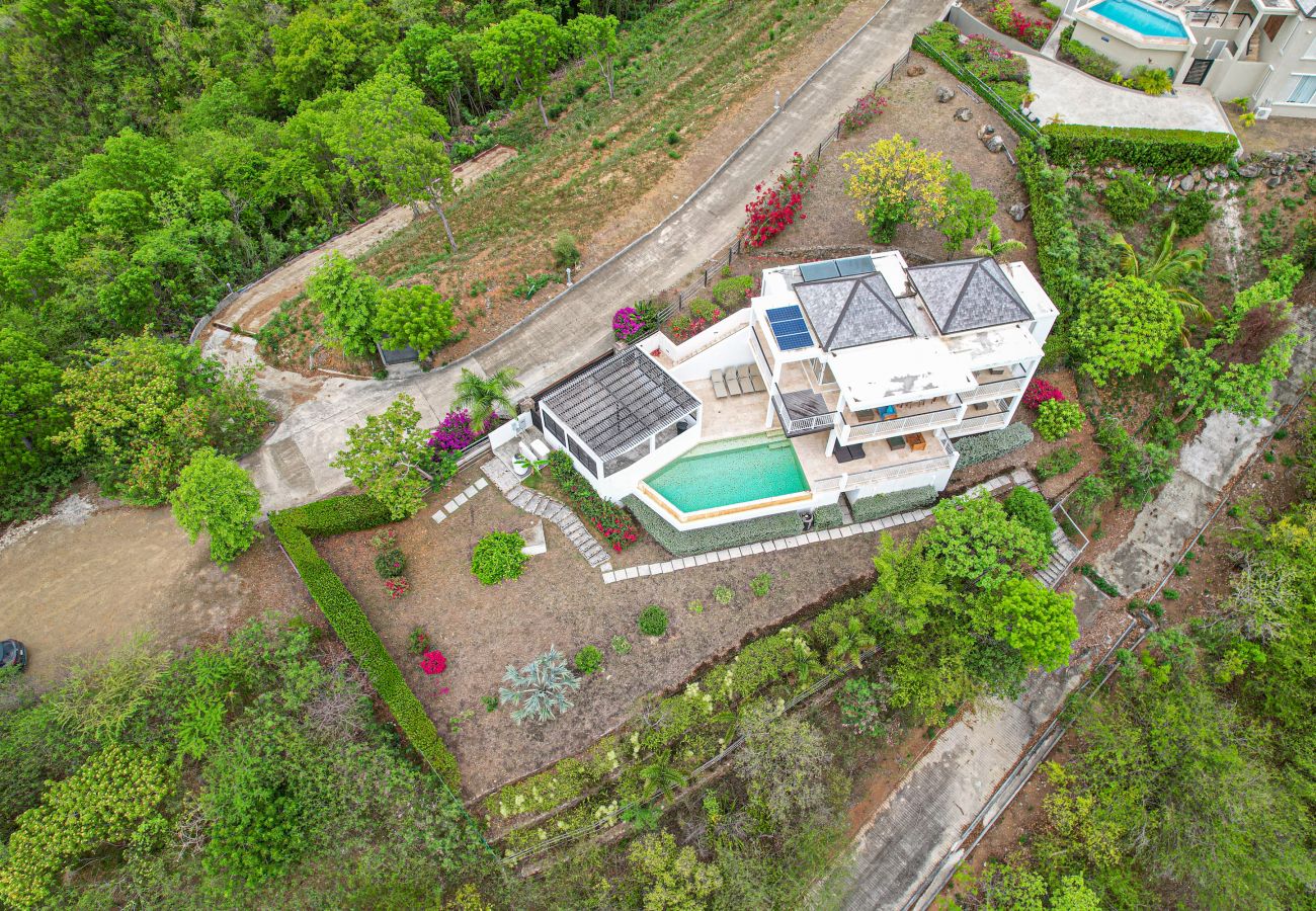 Villa in Jolly Harbour - Villa Windies Sugar Ridge 