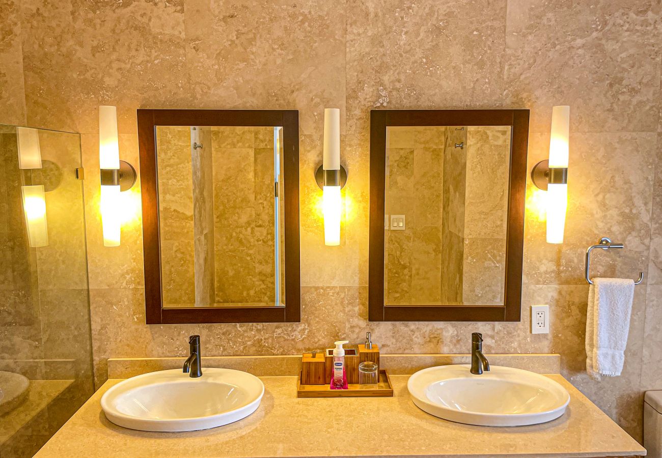 Villa in Jolly Harbour - Villa Windies Sugar Ridge 