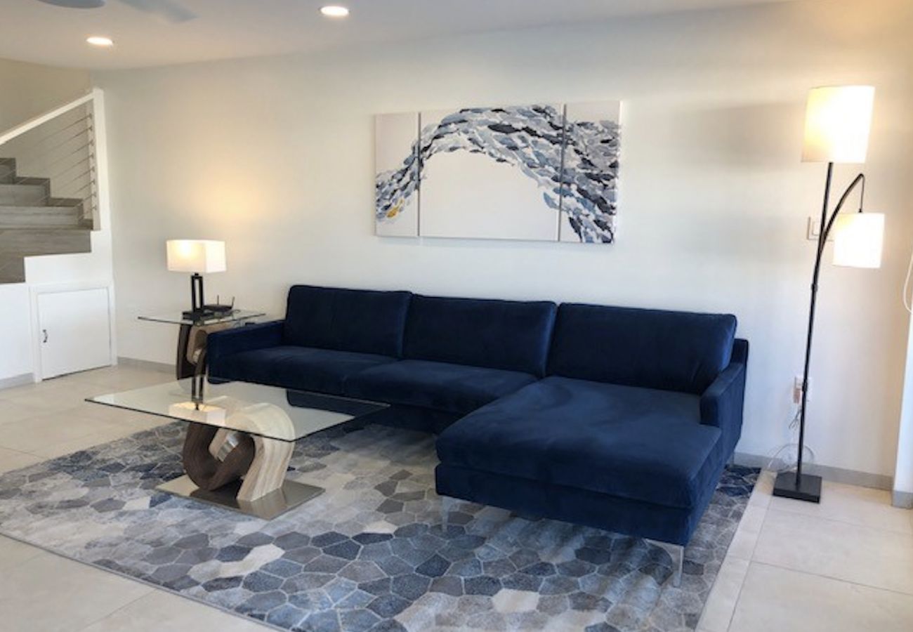 Townhouse in Jolly Harbour - Modern Waterfront Paradise 