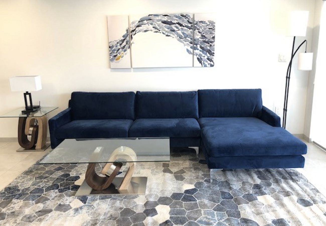 Townhouse in Jolly Harbour - Modern Waterfront Paradise 