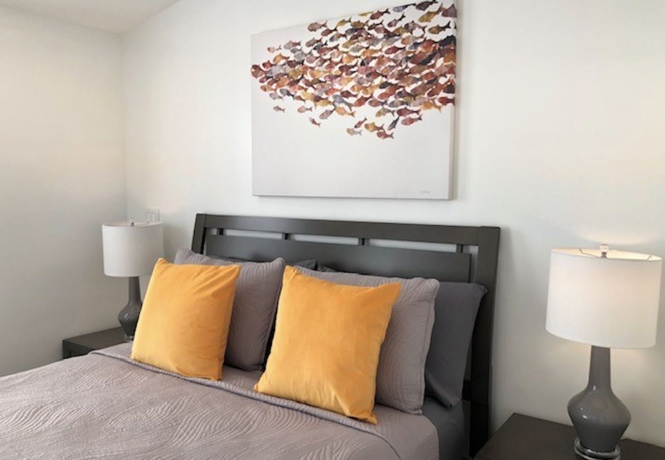 Townhouse in Jolly Harbour - Modern Waterfront Paradise 