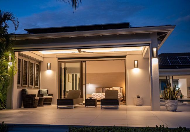 Villa in Jolly Harbour - VIP Breathtaking Beach House Villa in Jolly Harbour - VIP Breathtaking Beach House