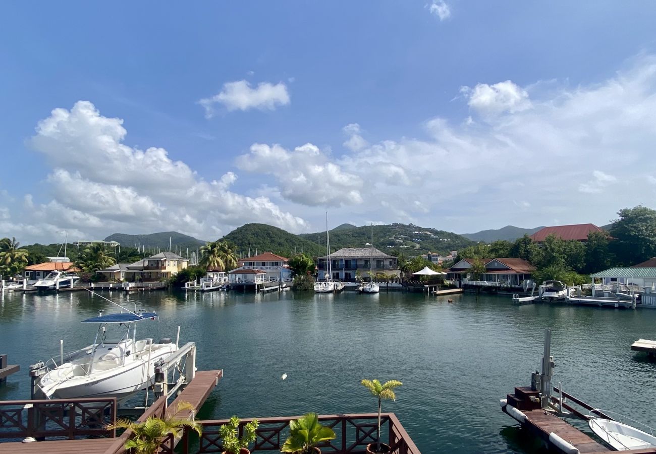 Villa in Jolly Harbour - Beautiful two bedroom waterfront villa