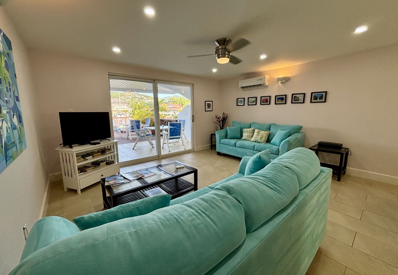 Villa in Jolly Harbour - Delightful Waterfront Villa