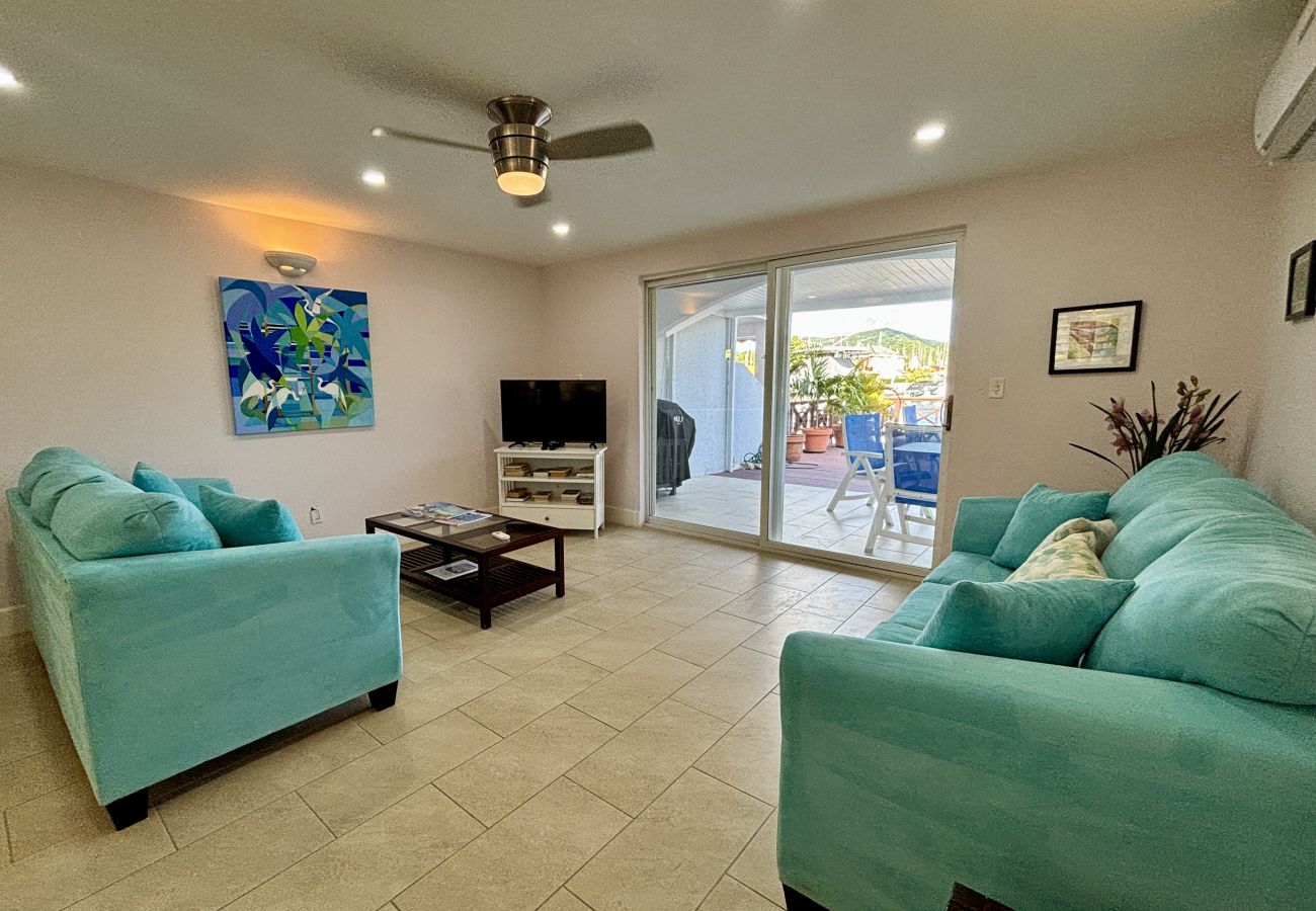 Villa in Jolly Harbour - Delightful Waterfront Villa