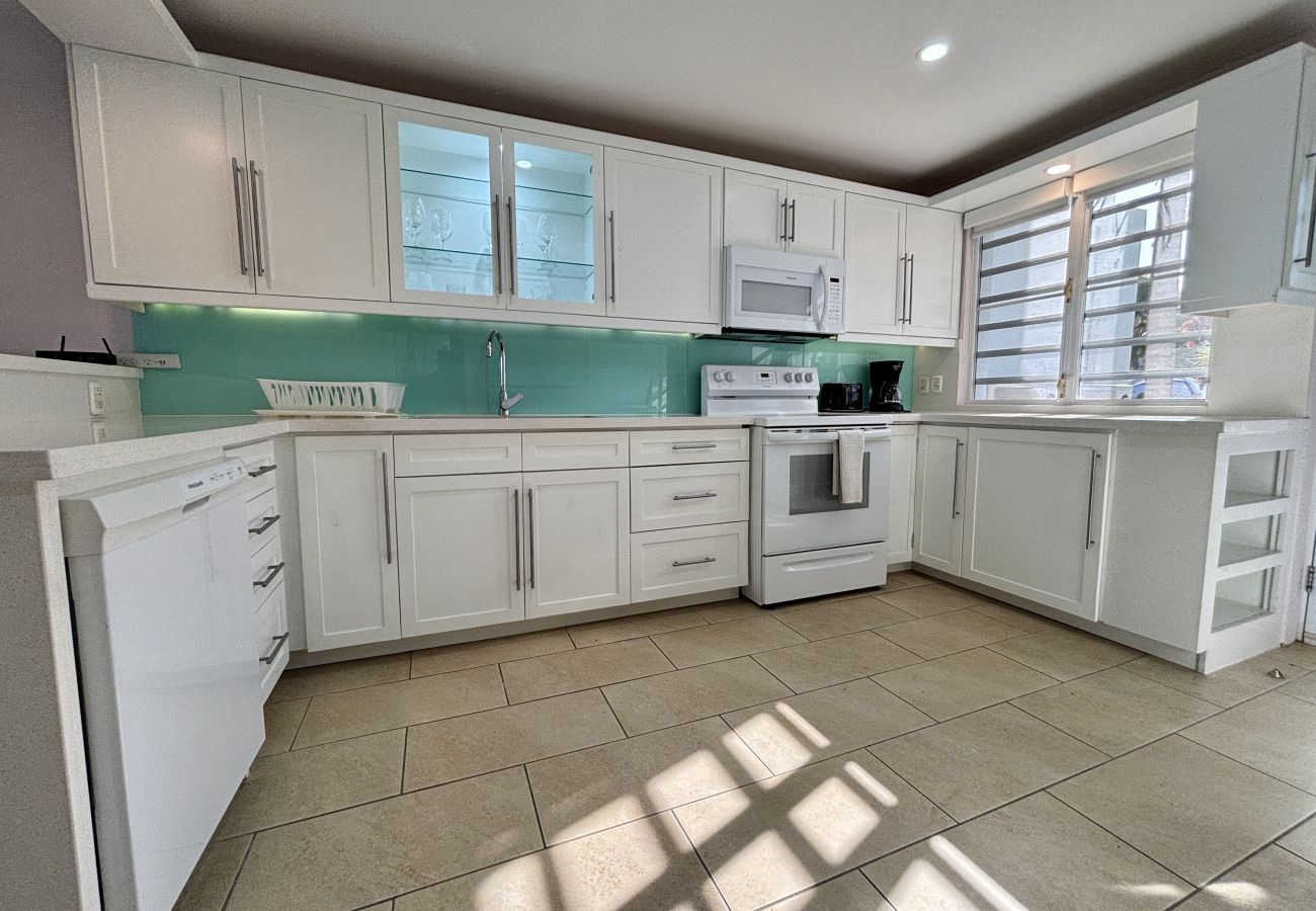 Villa in Jolly Harbour - Delightful Waterfront Villa